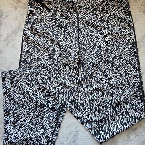 Nike Dri-Fit Athletic Leggings Black & White Print Women's Sz Med